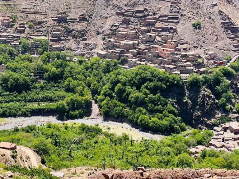 2-trek-Berber-villages-in-Moroccan-high-atlas-mountains-768x576